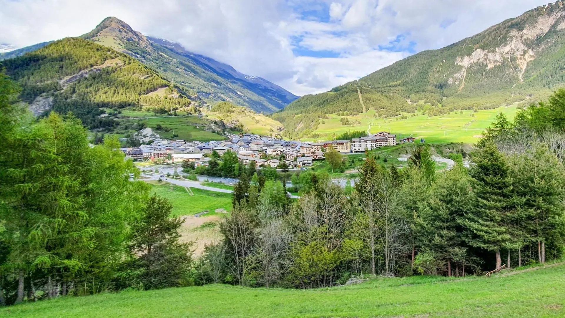 Aux Portes Du Parc National De La Vanoise Appartement Termignon Val Cenis Avec Wifi 0*,